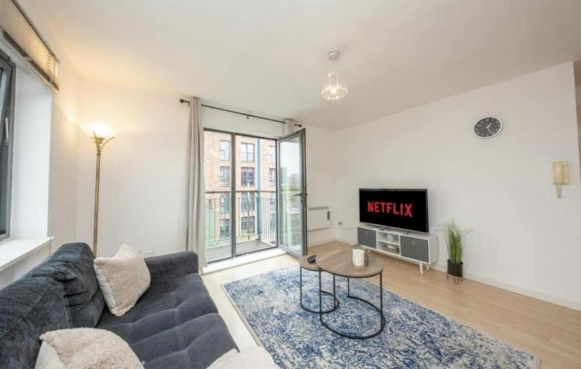 Novanest Salford Apartment Manchester Bagian luar foto