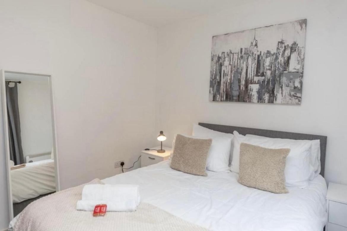 Novanest Salford Apartment Manchester Bagian luar foto