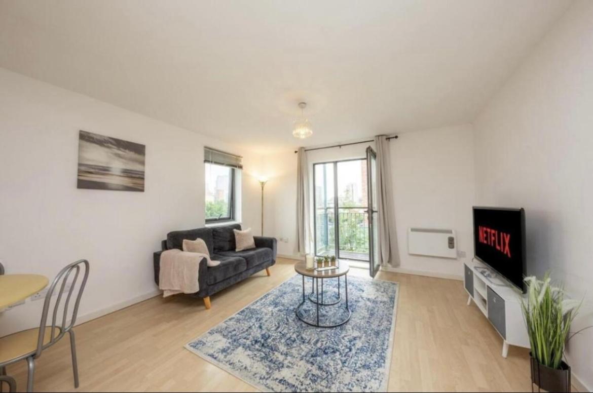 Novanest Salford Apartment Manchester Bagian luar foto
