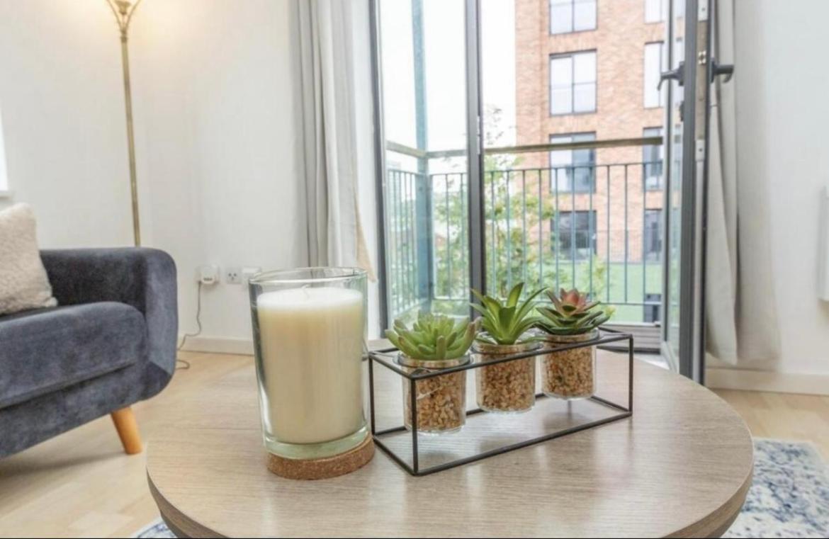 Novanest Salford Apartment Manchester Bagian luar foto